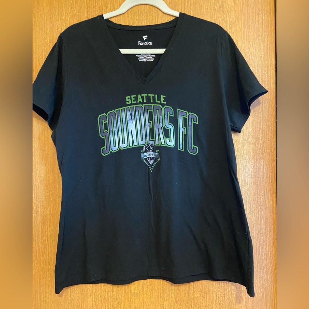 NWOT Seattle Sounders Tee